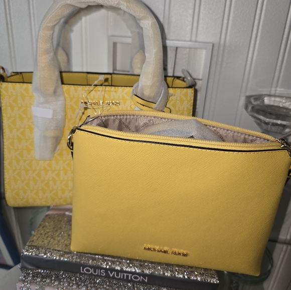NWT Michael Kors Yellow Women's Bag Set - Picture 7 of 10